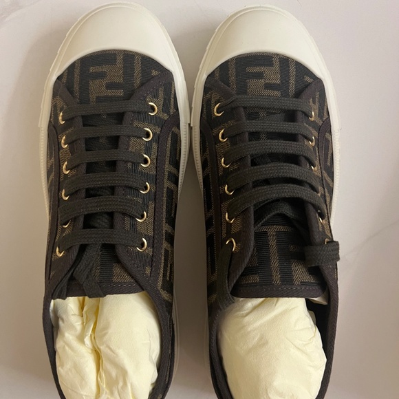 Fendi women’s Domino Sneaker - Picture 2 of 4